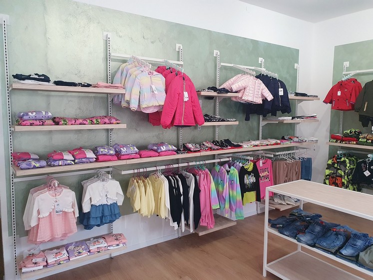 Arredamento Allestimento Negozio Abbigliamento Bimbi