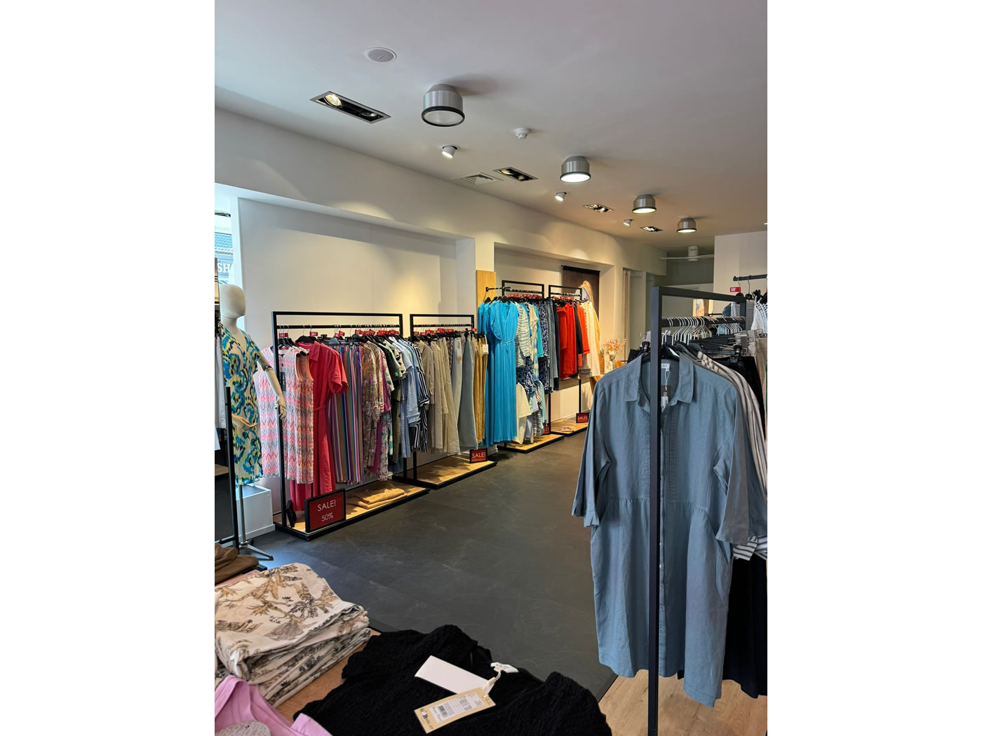 Arredamento Allestimento Negozio Abbigliamento Calzature